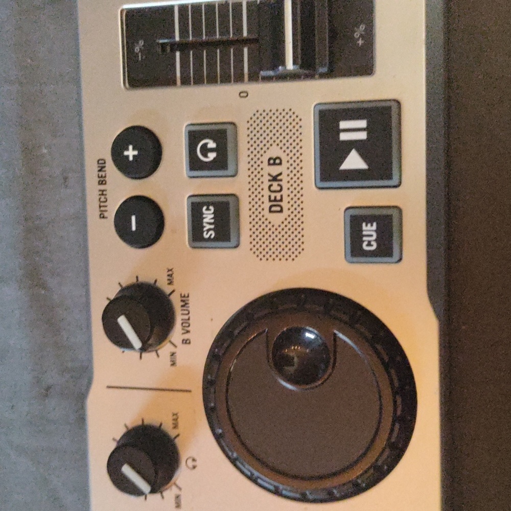 Numark DJ²GO - Picture 8 of 8